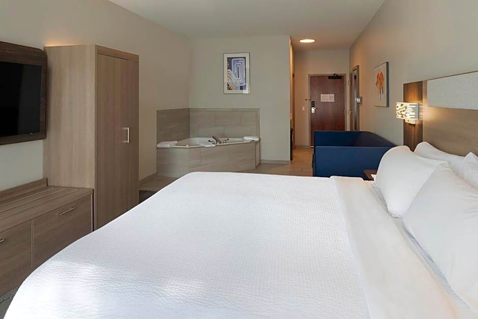 Holiday Inn Express Hotel & Suites Fort Atkinson By IHG