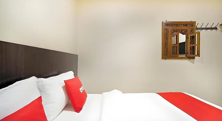 OYO 89960 Manjung Inn Hotel