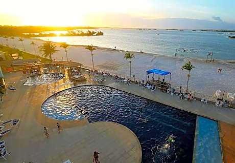 Golden Lake Arraial do Cabo Resort