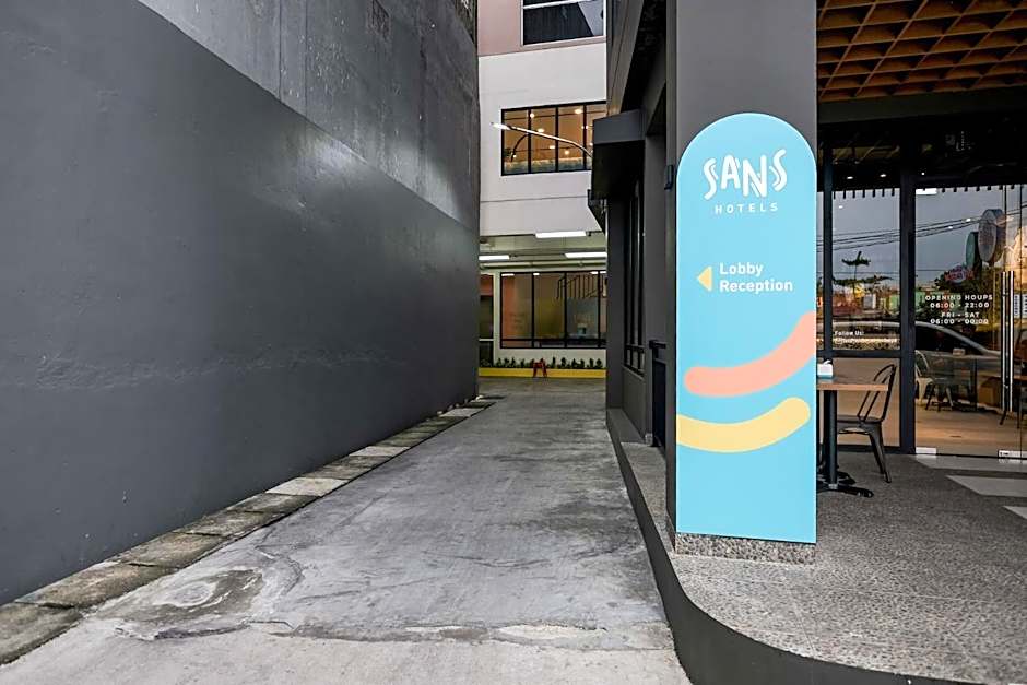 Sans Hotel Puri Indah Jakarta