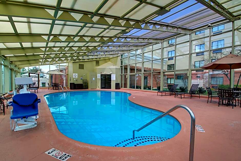 Holiday Inn Express Hotel Fort Campbell-Oak Grove By IHG