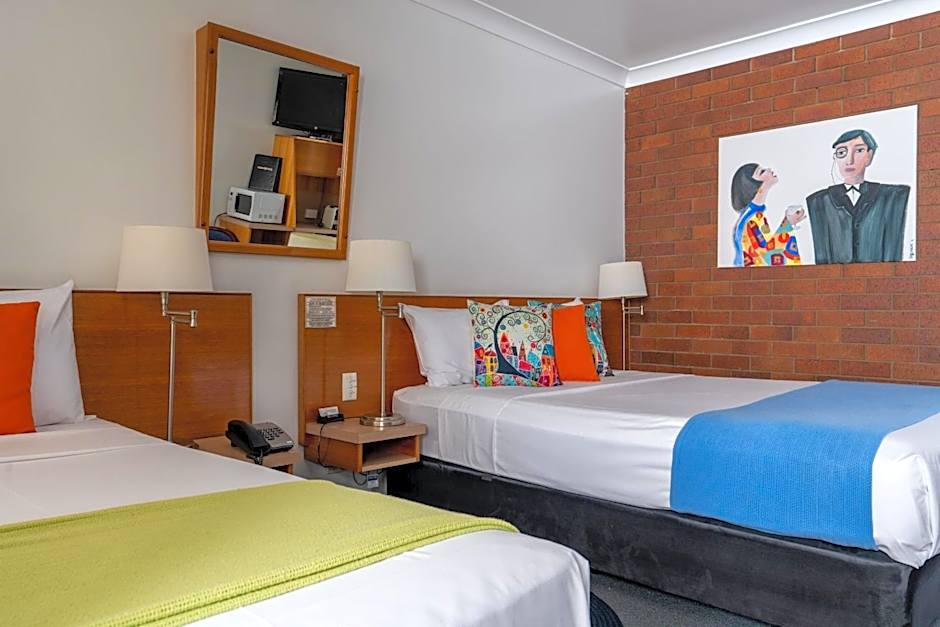 Country Pathfinder Motor Inn