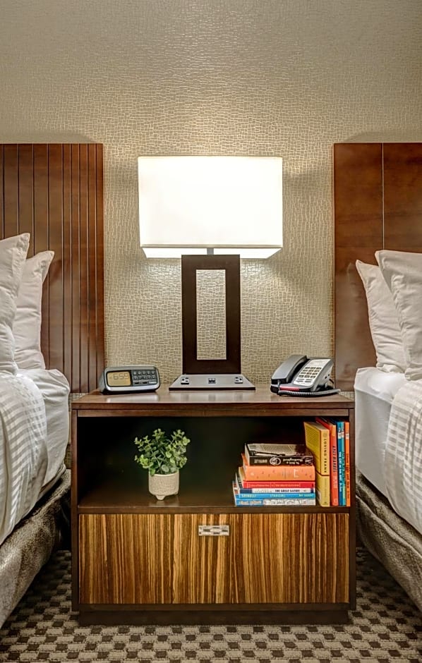 The Garrison Hotel & Suites Dover-Durham, Ascend Hotel Collection