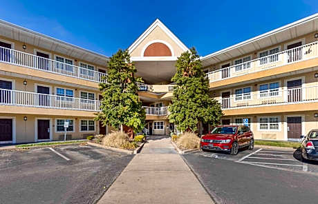 Extended Stay America Select Suites - St. Louis - Westport - East Lackland Rd.