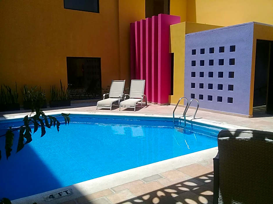 Hotel Plaza Colonial