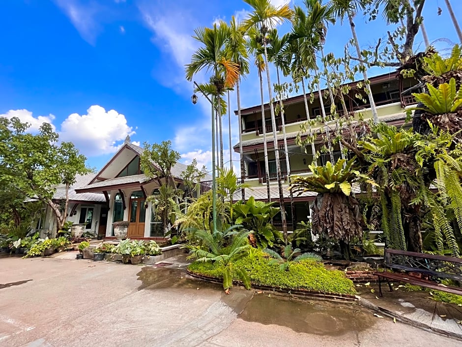 Rommai Green Park Boutique Hotel Resort