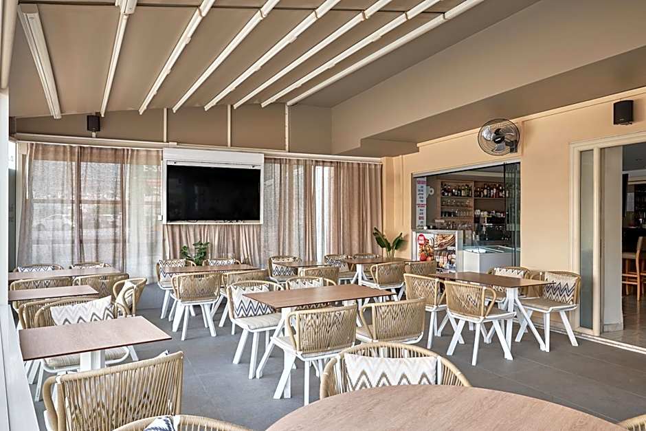 Acropolis Apartments