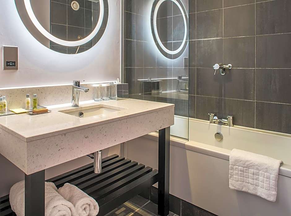 DoubleTree By Hilton Bristol South-Cadbury House