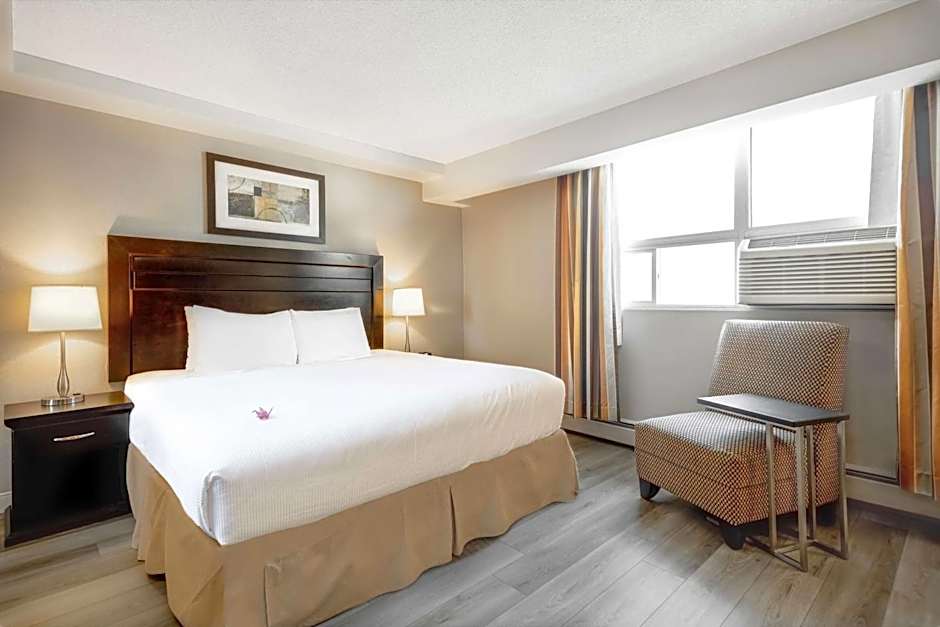 Coast Calgary Downtown Hotel & Suites by APA