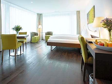 Deluxe Room Twin Beds