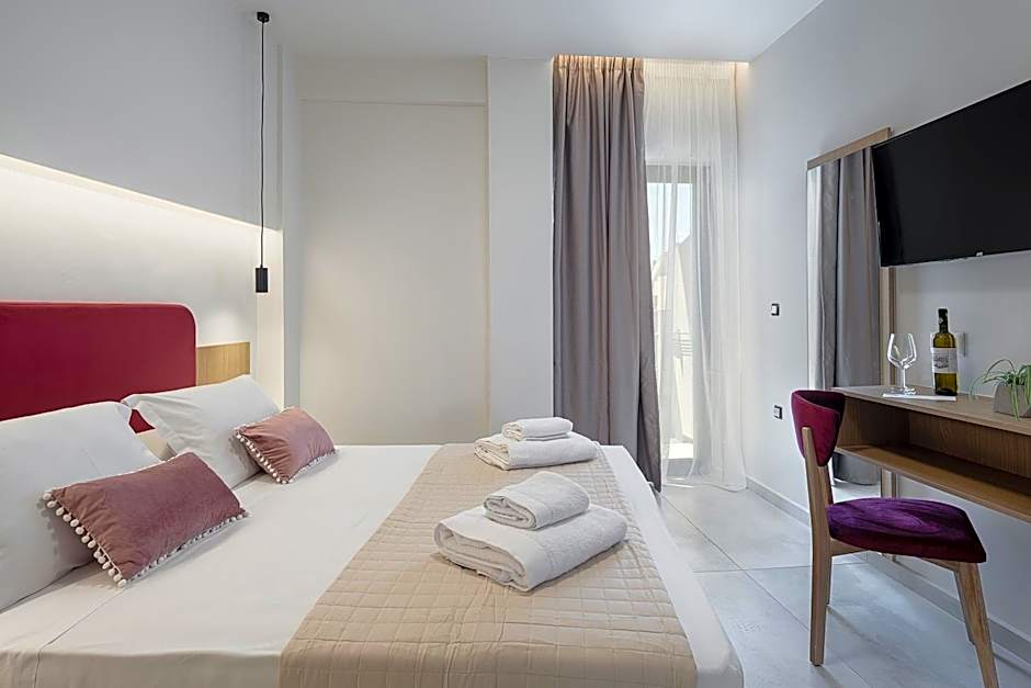Miss Marrone City Hotel