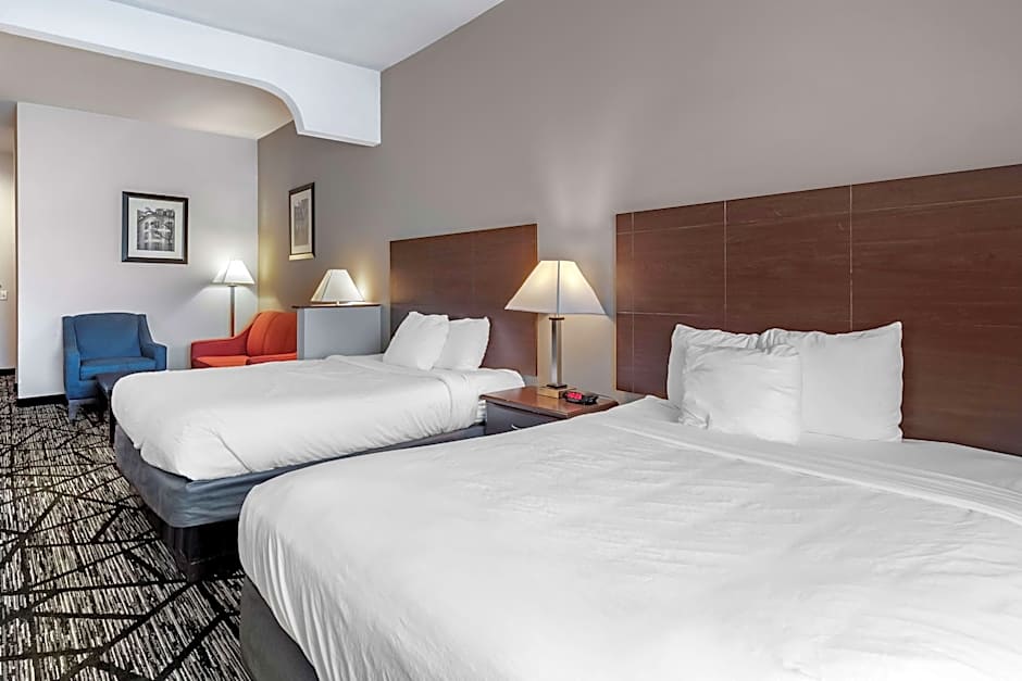 Photo 1 of 4 of 2 Queen Beds Suite, Hearing/Mobility Accessible, Bathtub