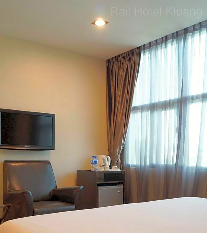 Capital O Rail Hotel