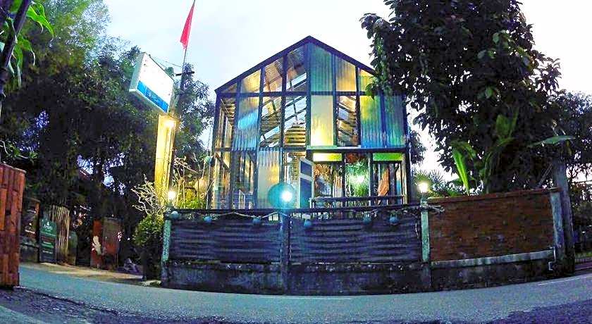 Artist's Place Trat