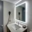 Emerald Coast Inn & Suites