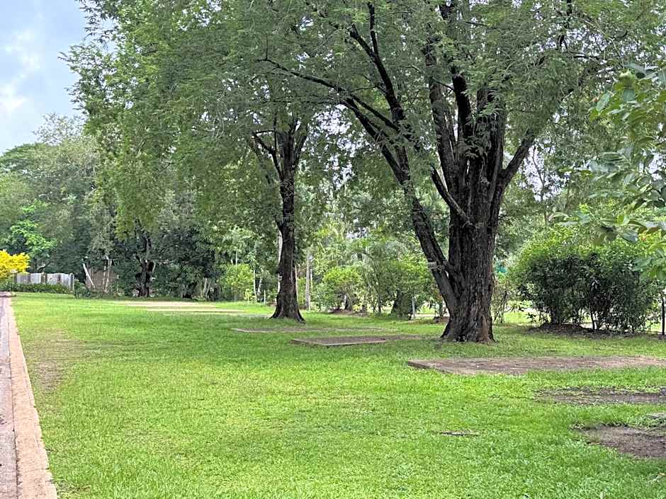 Darwin Boomerang Motel and Caravan Park