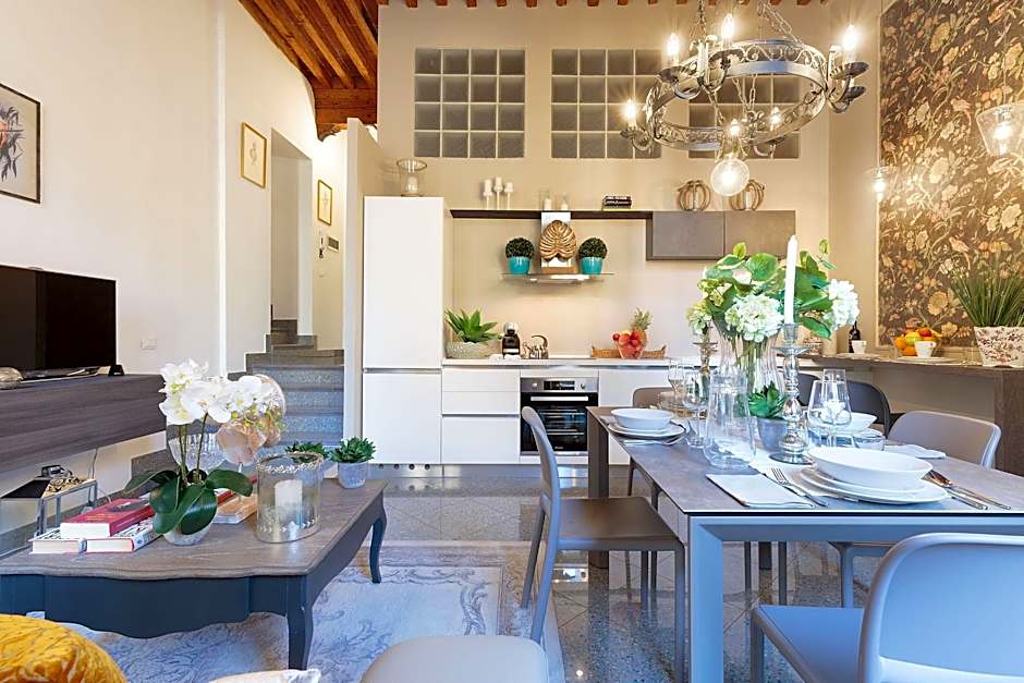 Casa Arias in Lucca With 2 Bedrooms and 1 Bathrooms