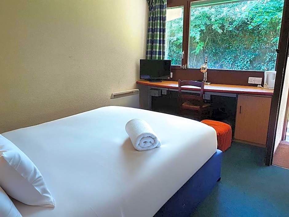 The Crossway Hotel, Coventry Walsgrave, Part of AG Collection