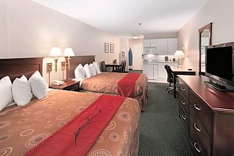 Junior Suite with with Two Queen Beds and Kitchenette