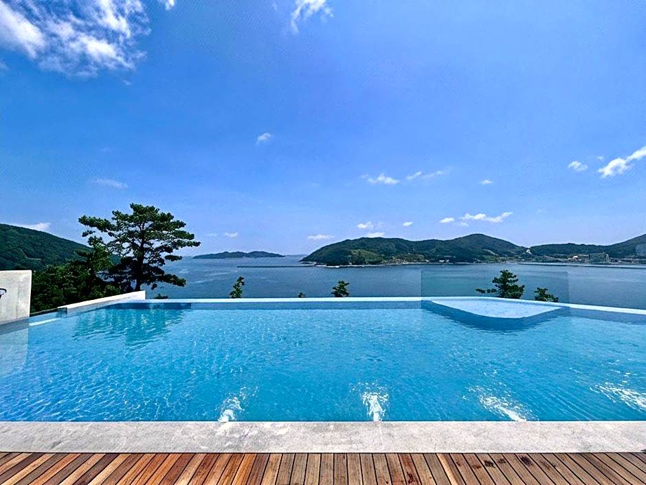 HOTEL SANGSANG & Private Sang Sang Pool Villa