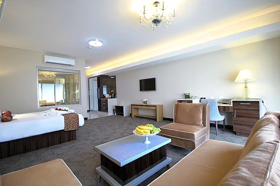 Swan River Hotel (Formerly known as International on the Water Hotel)