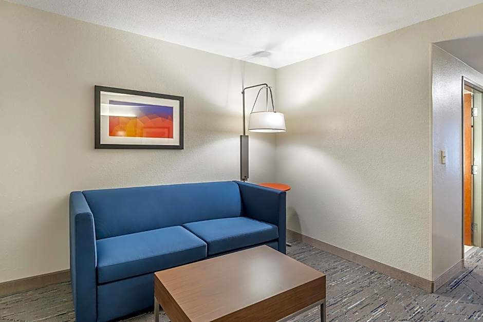 Holiday Inn Express Hotel and Suites Petersburg - Fort Lee By IHG