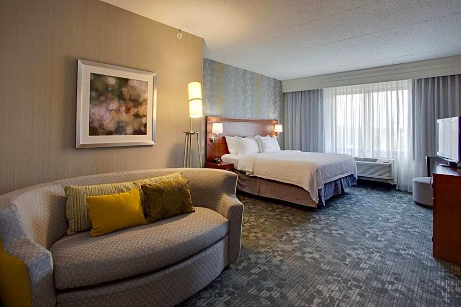Courtyard by Marriott Republic Airport Long Island/Farmingdale