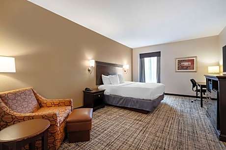 King Room with Bath Tub - Mobility Accessible/Non-Smoking