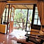 Tuskers Bush Lodge B&B