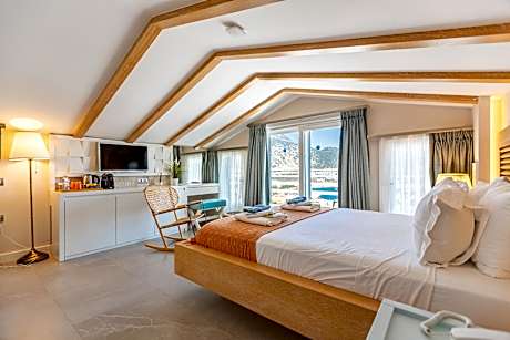 Penthouse Sea View Room