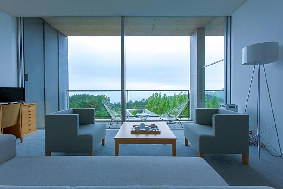SETOUCHI RETREAT by Onko Chishin