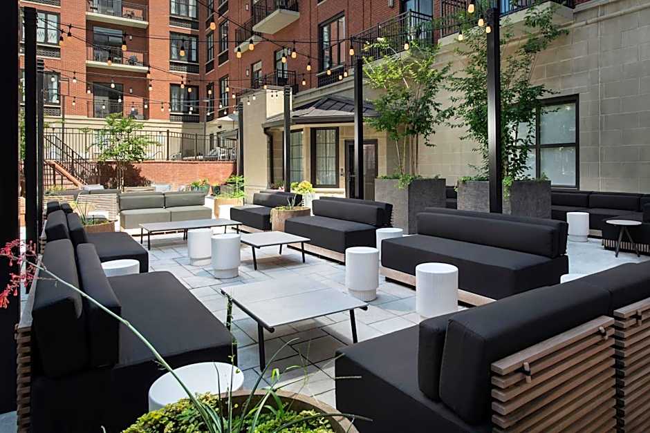 Courtyard by Marriott Savannah Downtown/Historic District