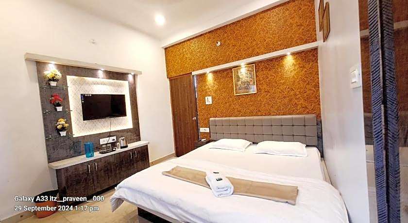 Khushi Paying Guest House