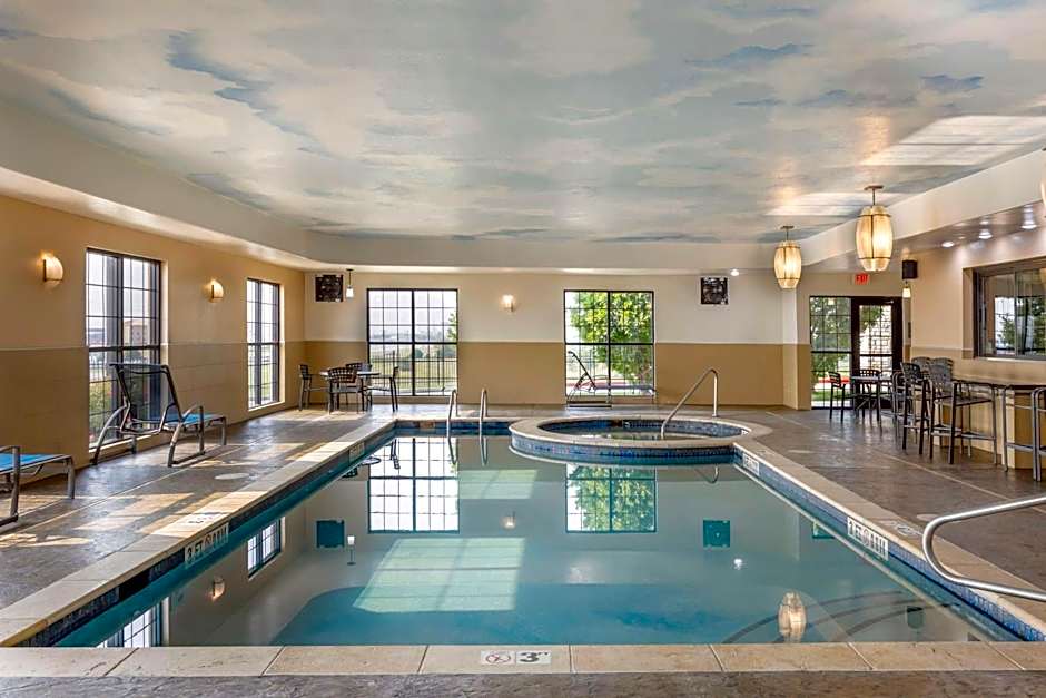 Best Western Plus Emerald Inn & Suites