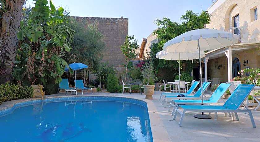 Village Knights Accommodation