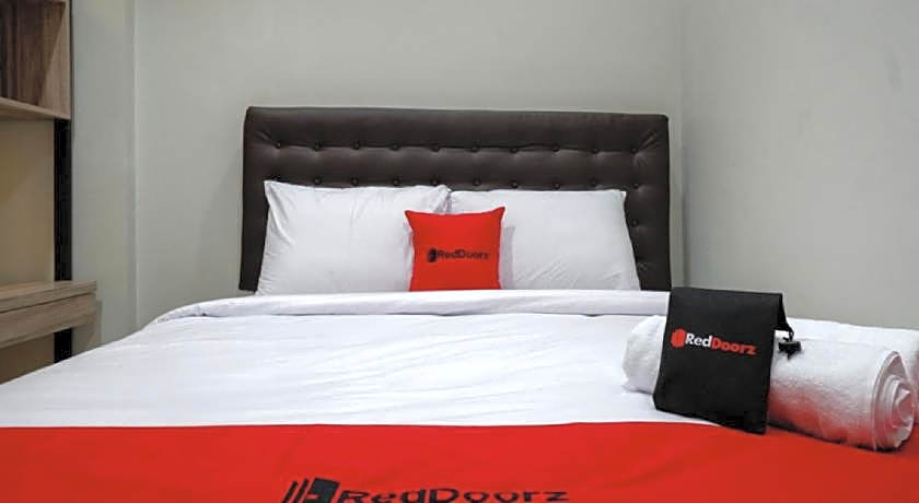 RedDoorz @ Jalan Kartini Semarang