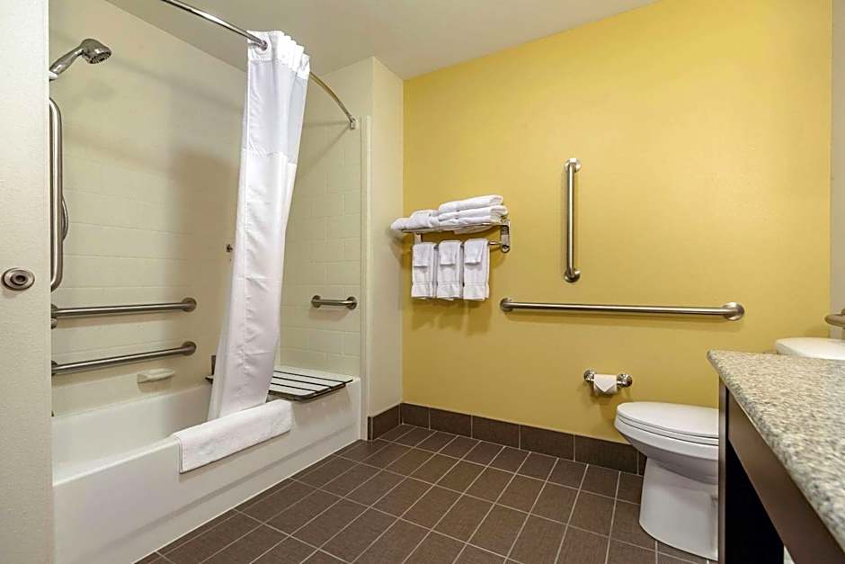 Sleep Inn & Suites Grand Forks Near Alerus Center