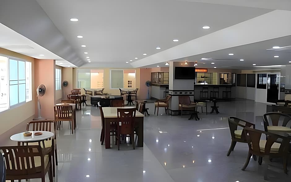 A.A. Pattaya Golden Beach Hotel