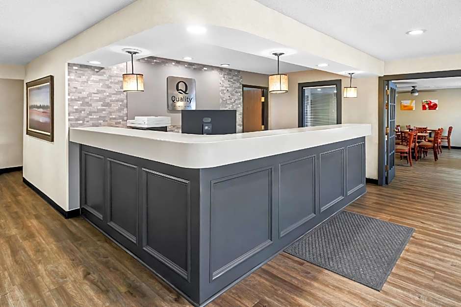 Quality Inn East Liverpool - Calcutta