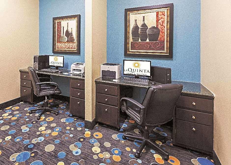 La Quinta Inn & Suites by Wyndham Houston Hobby Airport
