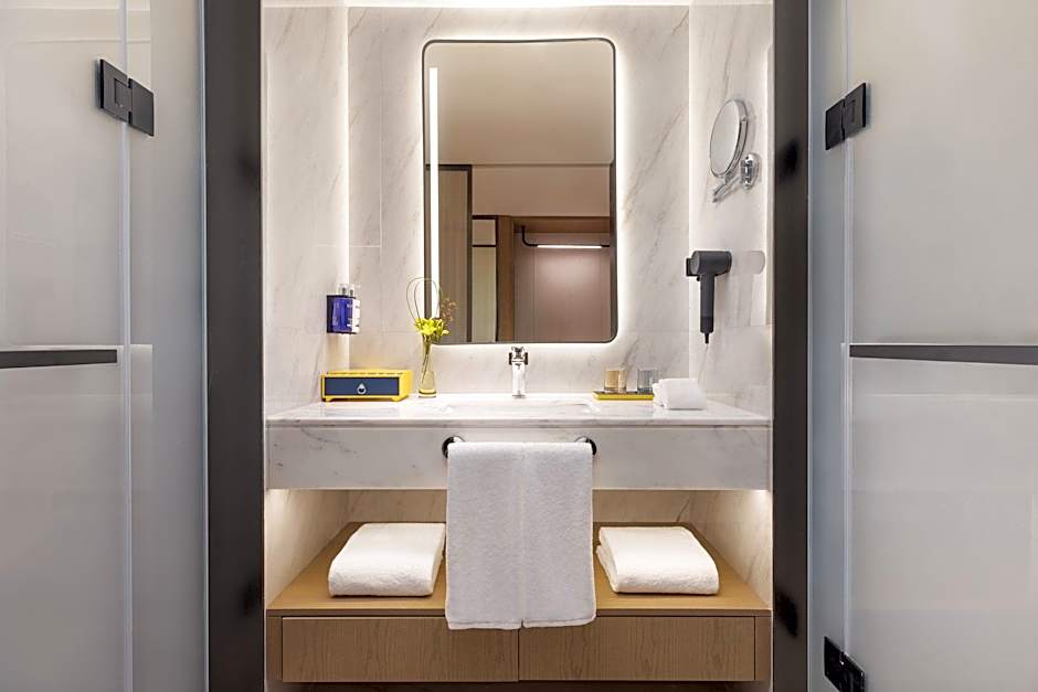 VOCO SUZHOU GUANQIAN STREET by IHG