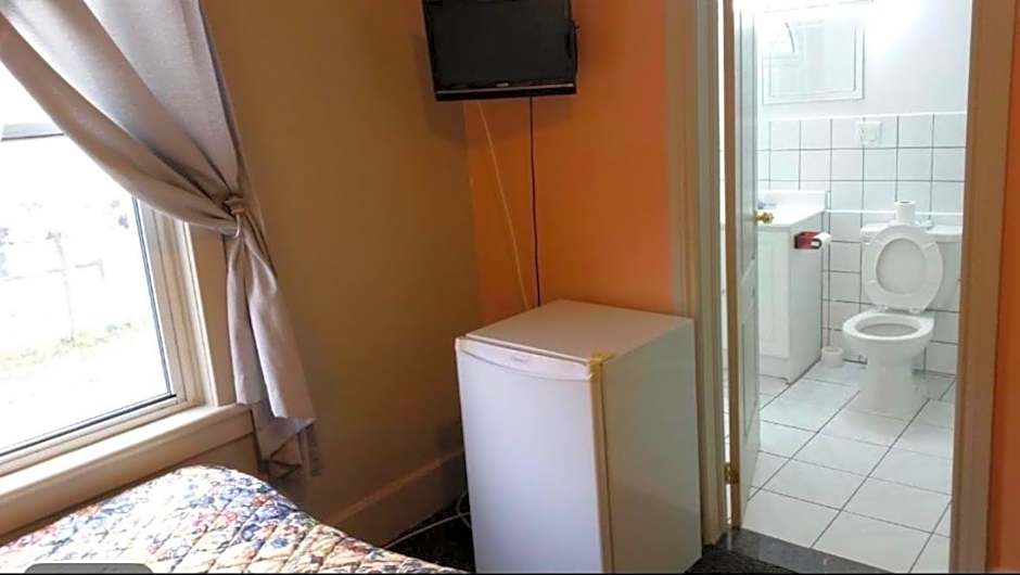 A Voyageur's Guest House