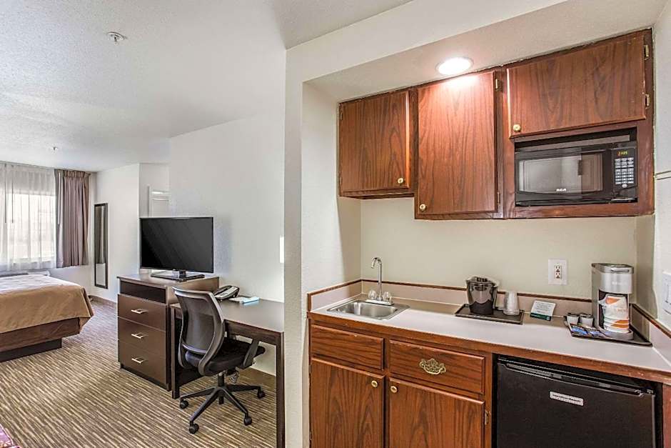 Quality Inn & Suites Meridian - West Boise