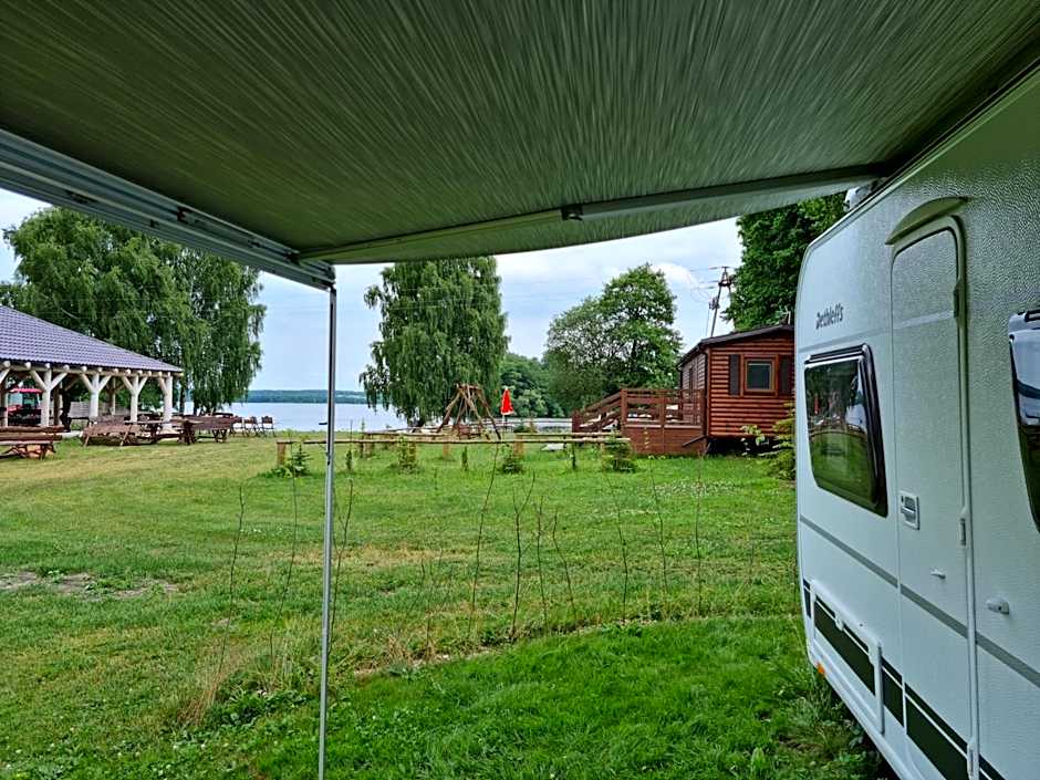 Velo Camp nad jeziorem Dadaj