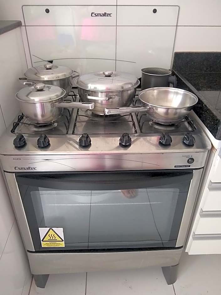 Edf Gil Nogueira - Praia do Morro - GUARAPARI - ES - Brasil - 4º Andar TELA Proteção - FRENTE Sol Manhã - 02 quartos com Split - WIFI - Varanda Gourmet com CHURRASQUEIRA - 02 elevadores - 01 Vaga - PISCINA - Sauna - Portaria 24 HRS - 50m da Praia do Morro