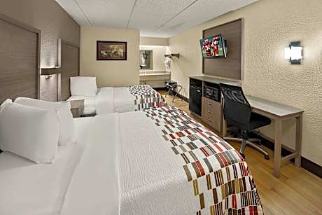 Deluxe 2 Full Beds Smoke-Free