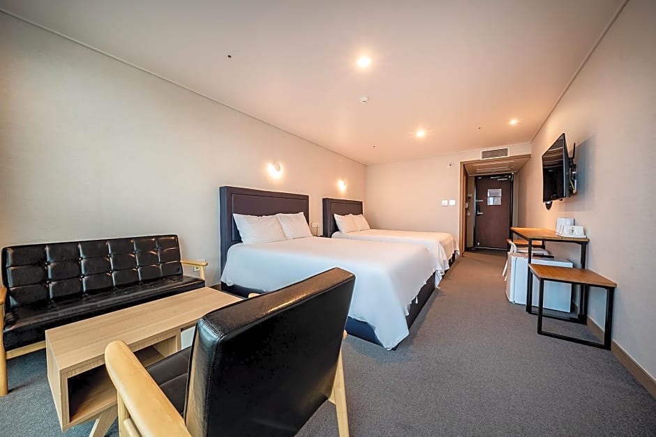 Sunrise Hotel Seopjikoji