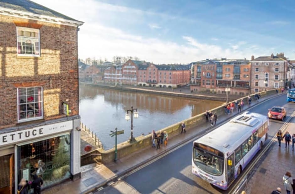 Vikings Apartment City Centre Exclusive Offers With Private Parking & Terrace