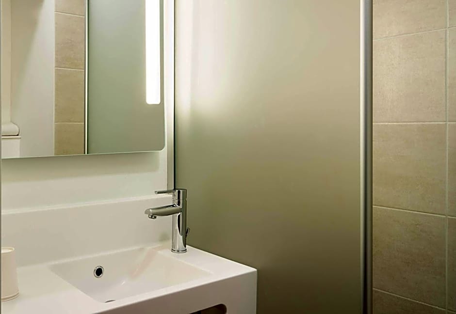 B&B HOTEL Paris Porte de Bagnolet