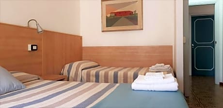 Triple Room with Garden View
